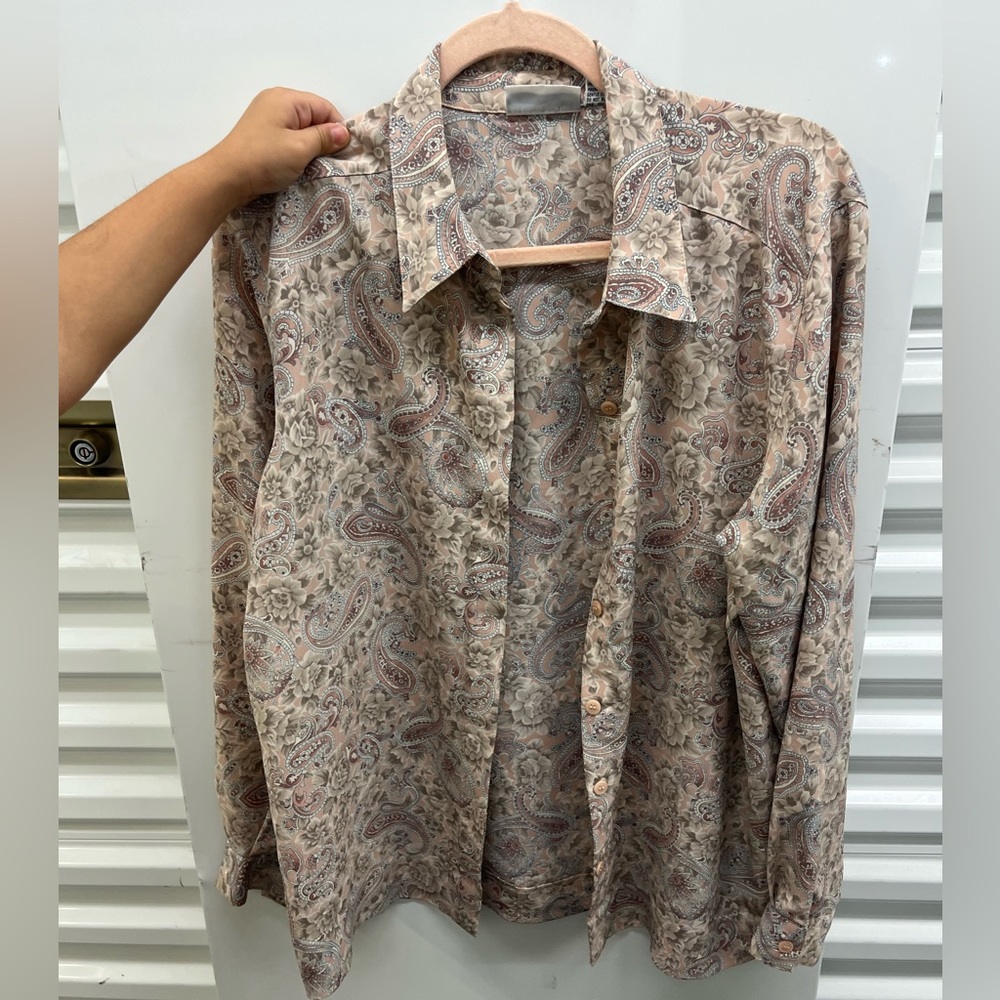 ALFRED DUNNER BEIGE PAISLEY BLOUSE FITS SIZE LARGE
